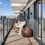 Bright & Cozy Apartment, Terrace, Free Parking Apartmán Tallinn