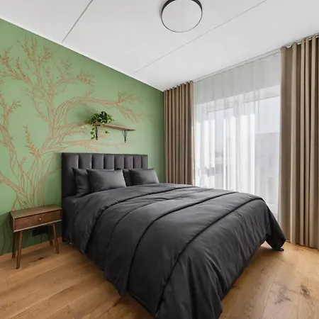 Bright & Cozy Apartment, Terrace, Free Parking Apartment
