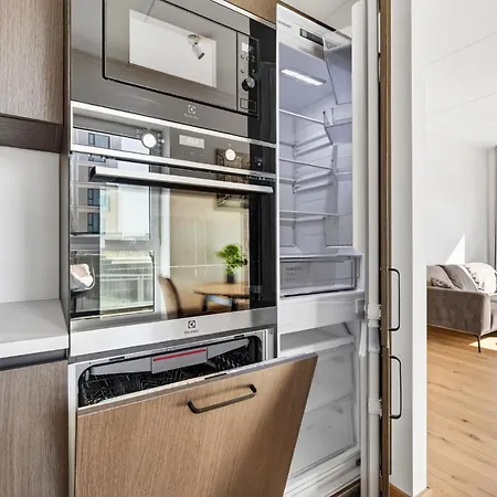 Bright & Cozy Apartment, Terrace, Free Parking * 塔林