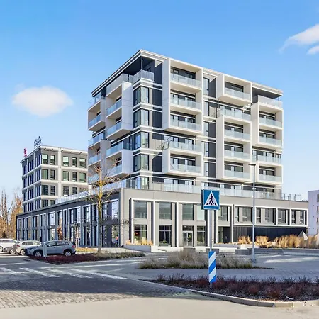 Bright & Cozy Apartment, Terrace, Free Parking