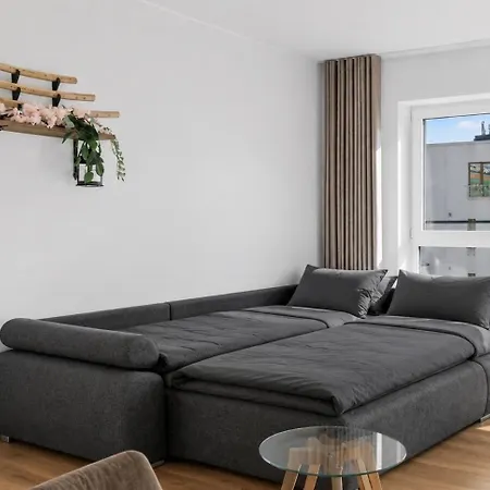 Bright & Cozy Apartment, Terrace, Free Parking 公寓 塔林