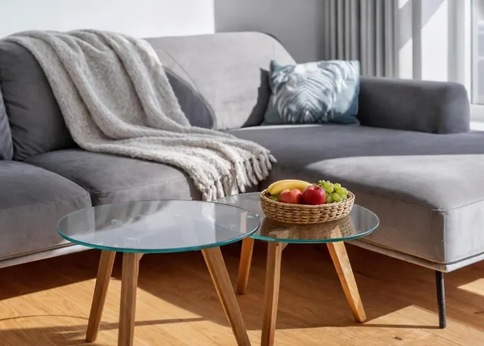 Bright & Cozy Apartment, Terrace, Free Parking Apartment