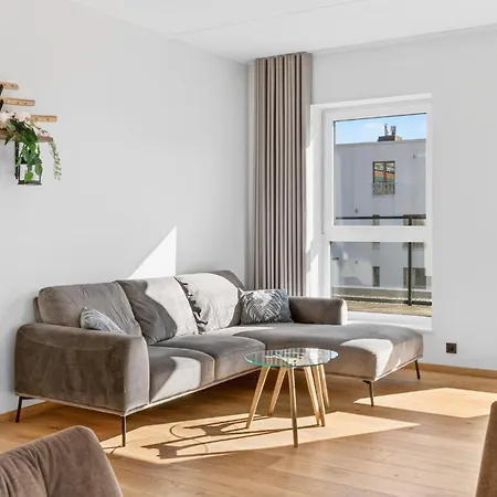 Bright & Cozy Apartment, Terrace, Free Parking Apartment